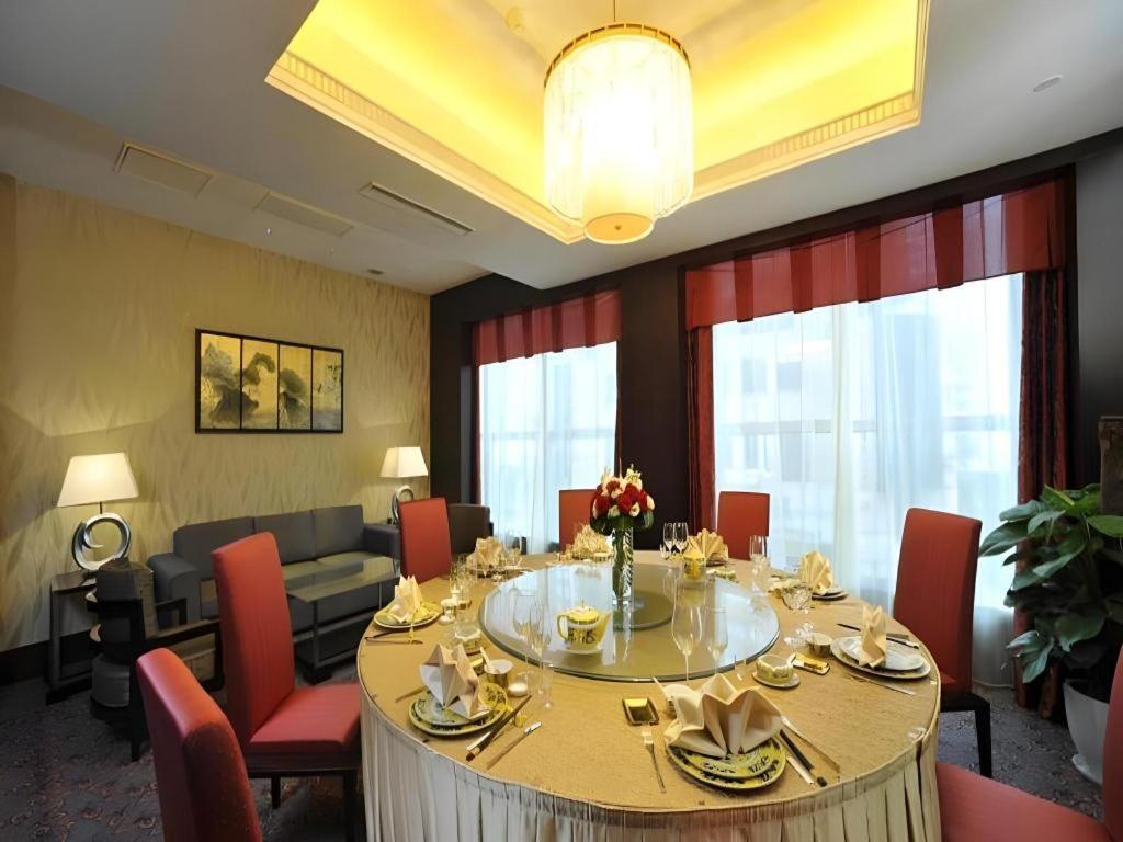 Grand Soluxe Zhongyou Hotel Shanghai Exterior photo