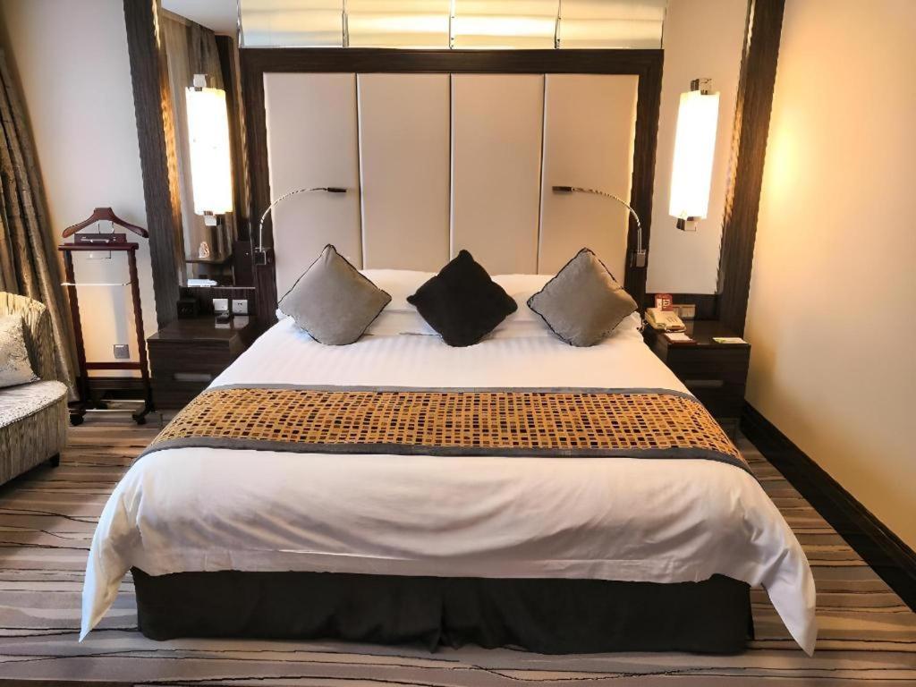 Grand Soluxe Zhongyou Hotel Shanghai Exterior photo