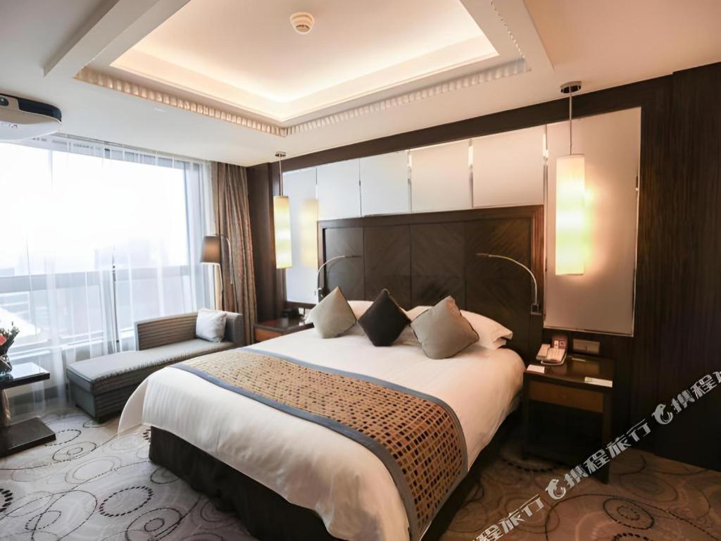 Grand Soluxe Zhongyou Hotel Shanghai Exterior photo