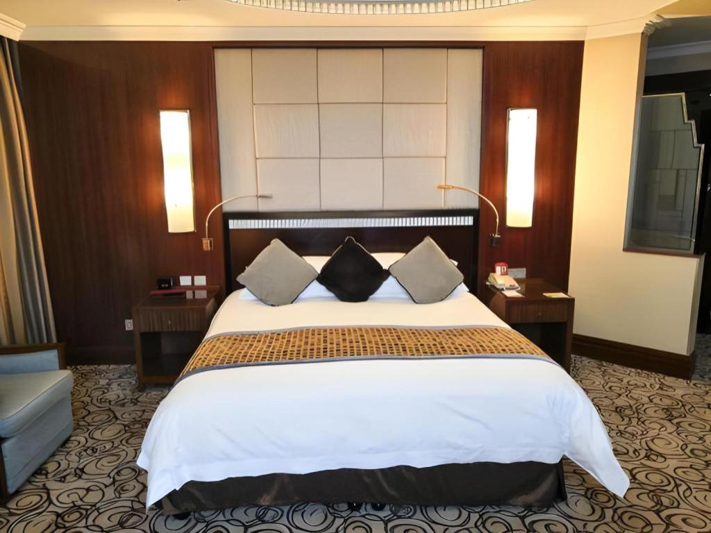 Grand Soluxe Zhongyou Hotel Shanghai Exterior photo