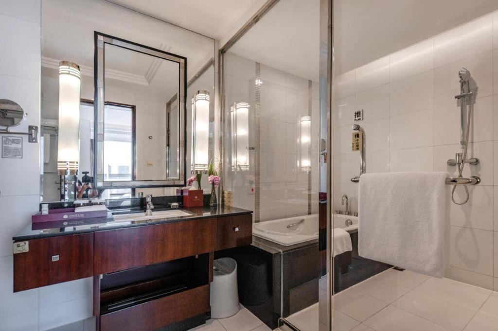Grand Soluxe Zhongyou Hotel Shanghai Exterior photo