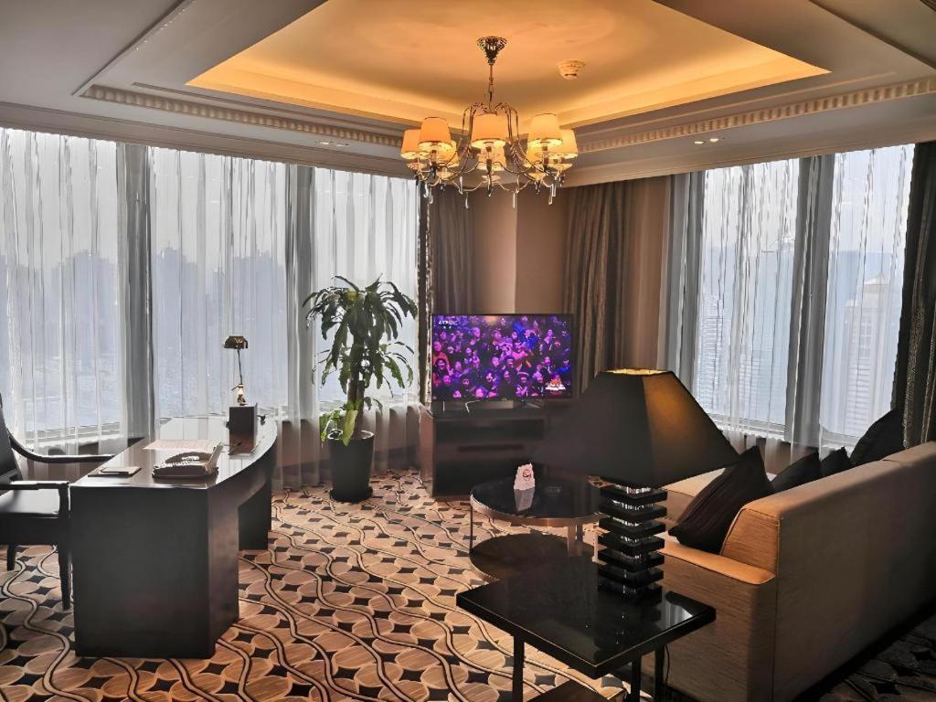 Grand Soluxe Zhongyou Hotel Shanghai Exterior photo
