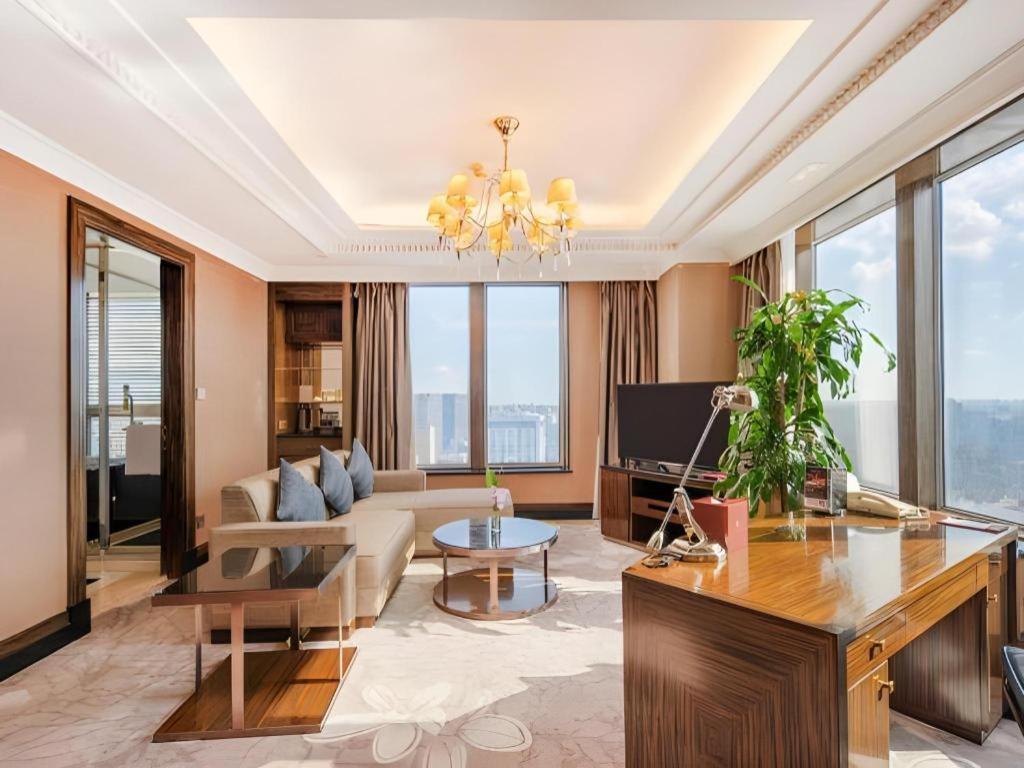 Grand Soluxe Zhongyou Hotel Shanghai Exterior photo